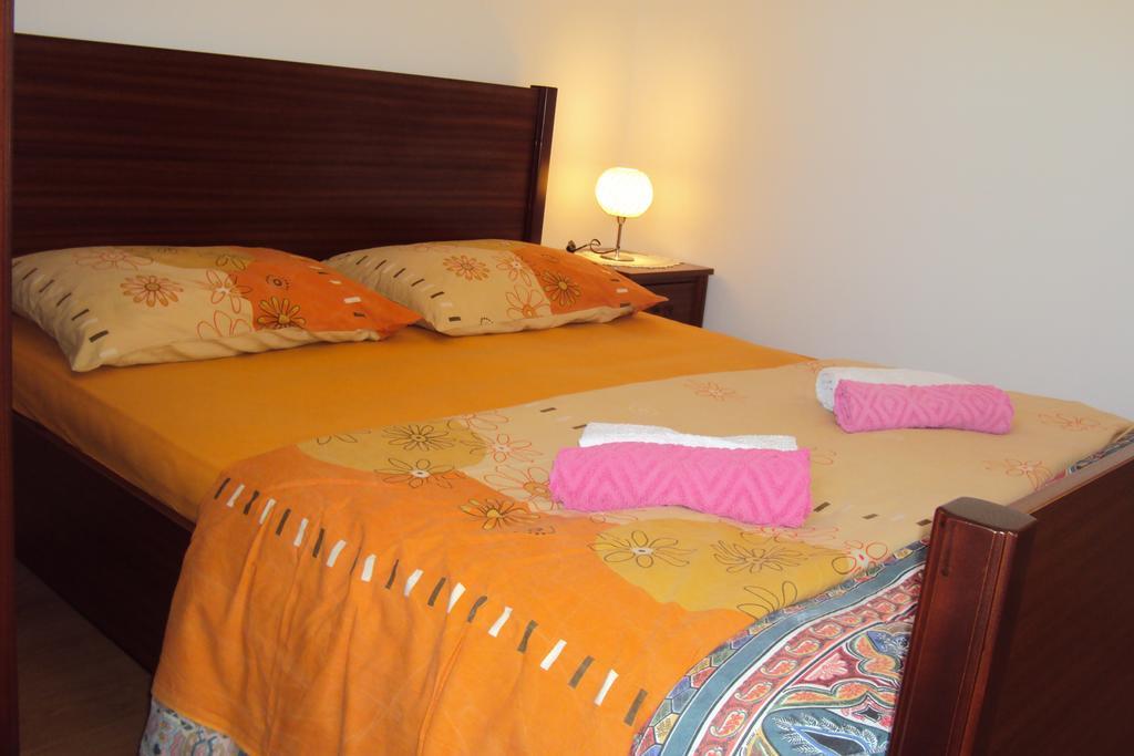 Milutinov Dvor Apartments Vrsi Extérieur photo