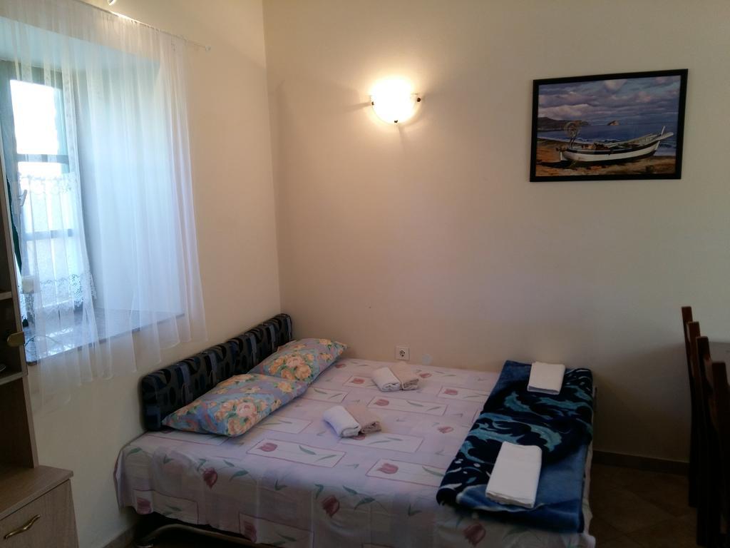 Milutinov Dvor Apartments Vrsi Extérieur photo
