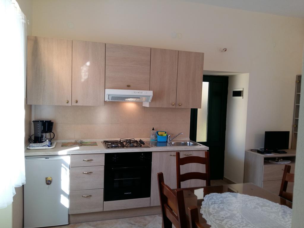 Milutinov Dvor Apartments Vrsi Extérieur photo