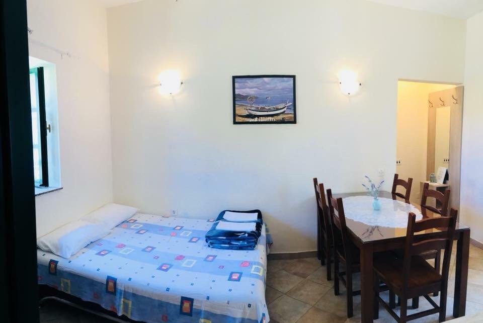 Milutinov Dvor Apartments Vrsi Extérieur photo